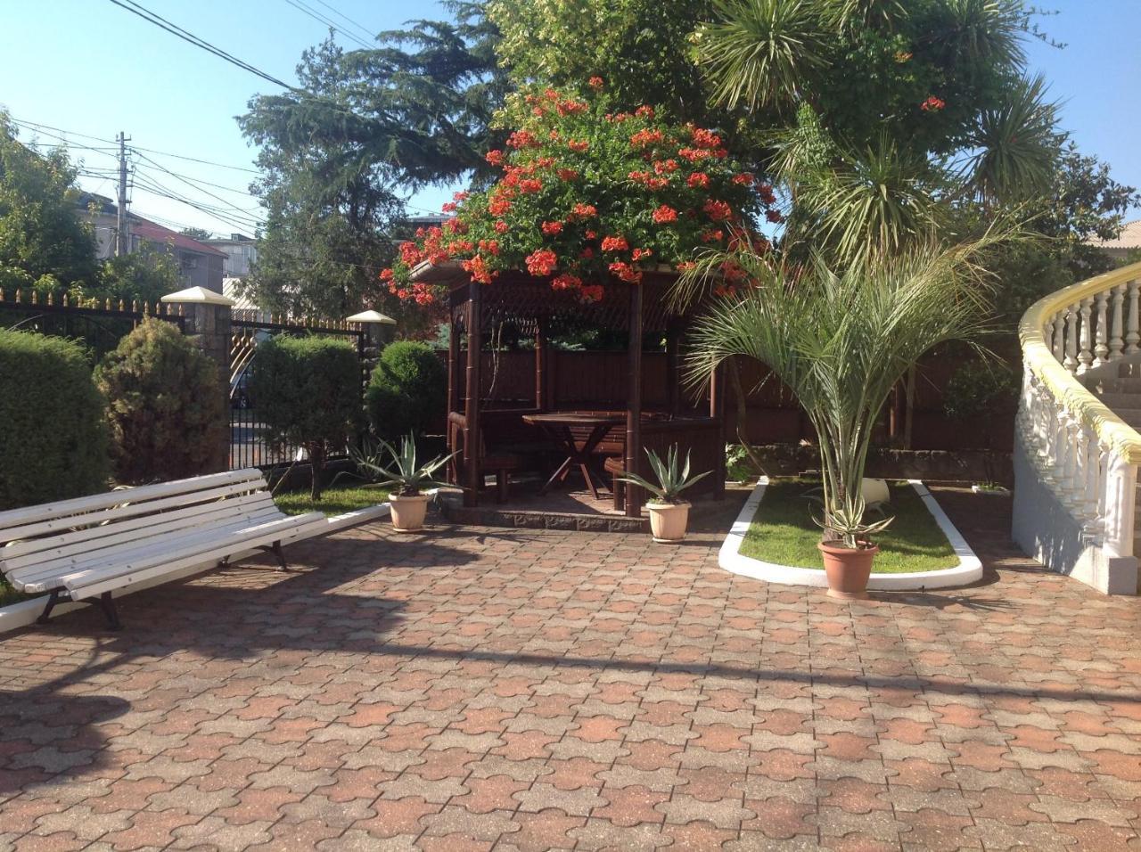 George'S House Hotel Kobuleti Exterior foto
